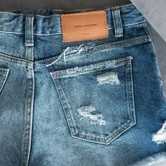 Zara Denim Shorts🛍 - Picture 4 of 9